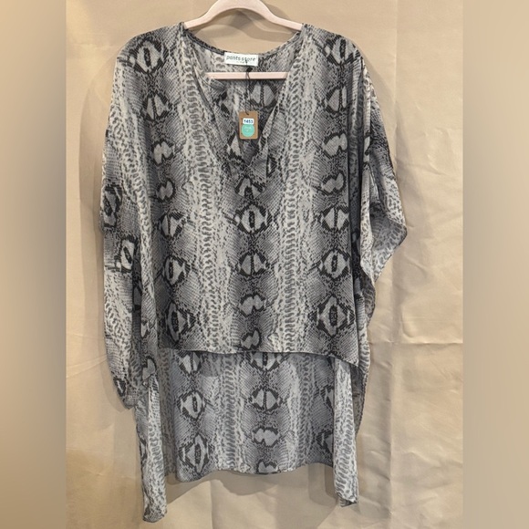 Gray and Black Relaxed Tunic with Asymmetrical Design - Picture 1 of 2